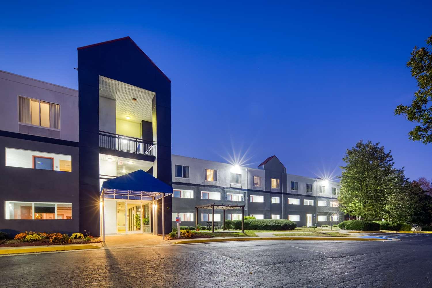 Surestay Plus Hotel By Best Western Durham Medical Center Exterior foto
